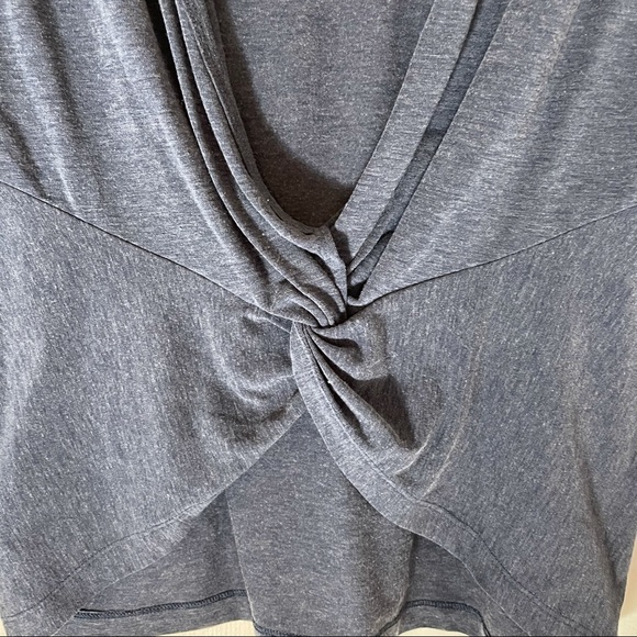 Gap Fit gathered backless long sleeve workout top women’s size small bre… - Picture 4 of 5